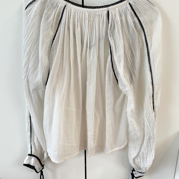 Beautiful Bohemian Blouse from Urban Outfitters 🌸 - Picture 2 of 5